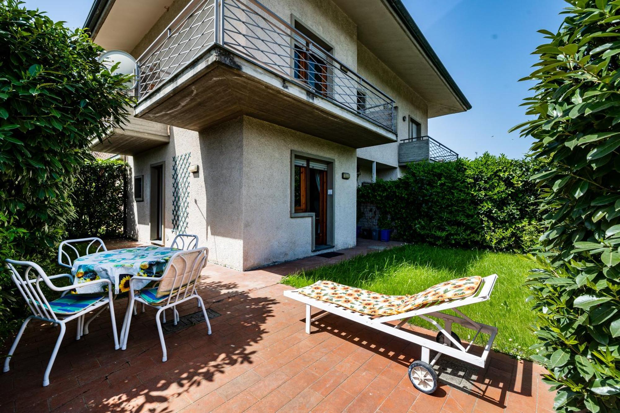 La Chimera 700M From Sea - Happy Rentals Масса Экстерьер фото